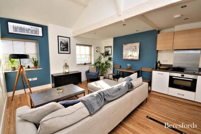 Lounge / Kitchen
