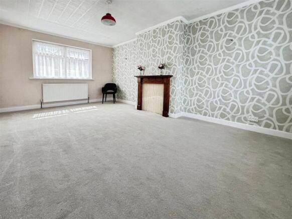 3 bed Semi-Detached for sale Image 4