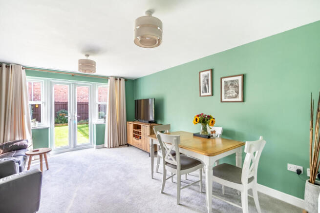 3 bed Town House for sale Image 8