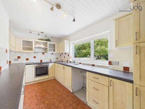 Modern fitted Kitchen