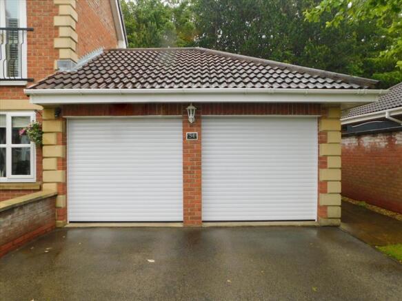 DOUBLE GARAGE