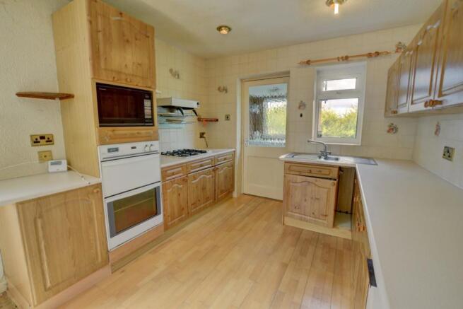 Kitchen 1.jpg