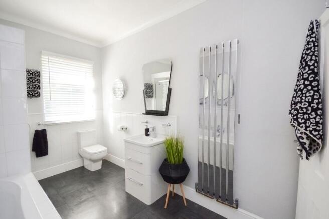 4 bed Semi-Detached for sale Image 12