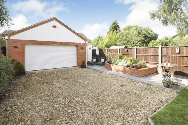 Double Garage & Office