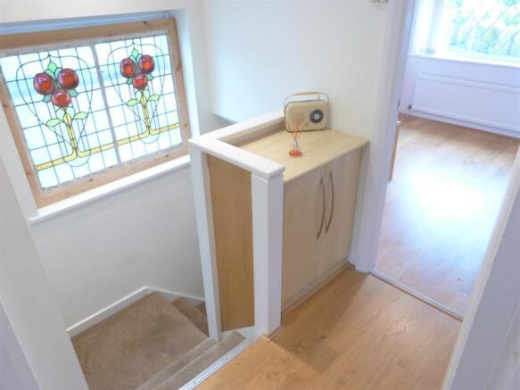 FIRST FLOOR LANDING