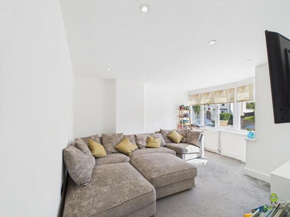 Lrg_CAM03779G0-PR0290-STILL028