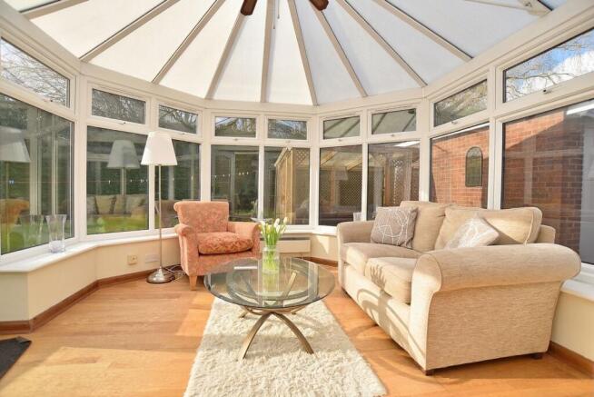 4 bed Detached for sale Image 5