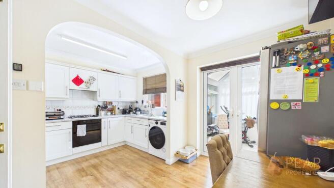 Kitchen/ Dining Room