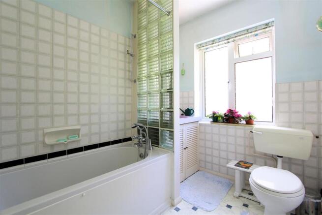 Bathroom.jpg