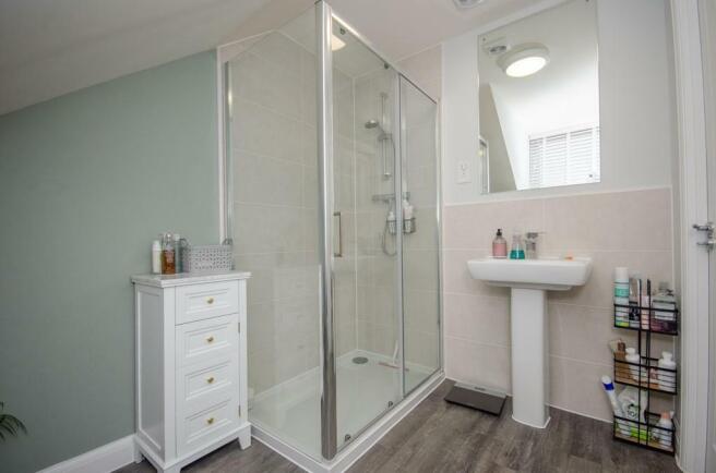 Ensuite.jpg