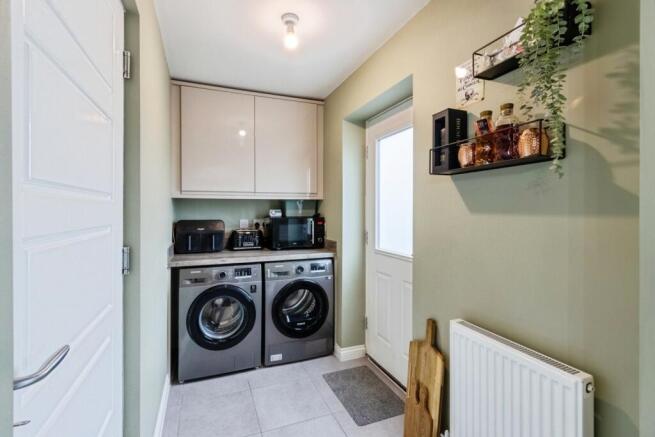 4 bed Detached for sale Image 10