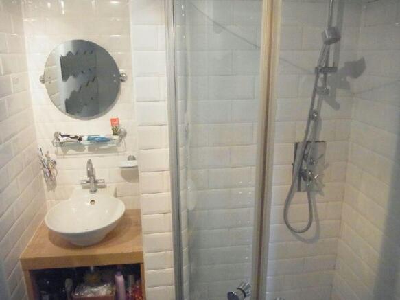 DEL-CAP (shower room