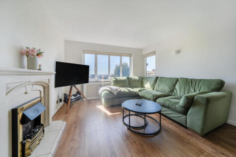 Andace Park Gardens, Bromley, BR1