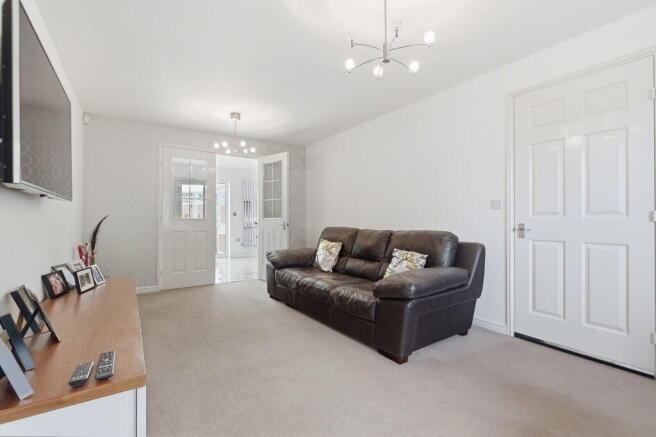 4 bed Detached for sale Image 4