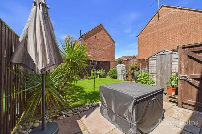 2 bed Semi-Detached for sale Image 2