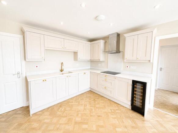 2 bed Bungalow for sale Image 6