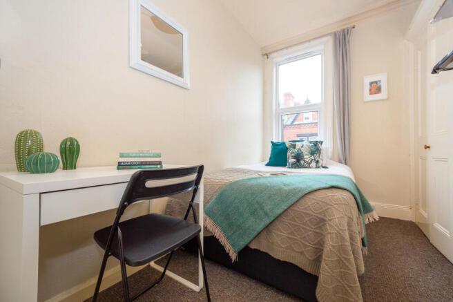 6 bed Terraced to rent Image 10