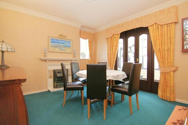 6 bed Detached for sale Image 6
