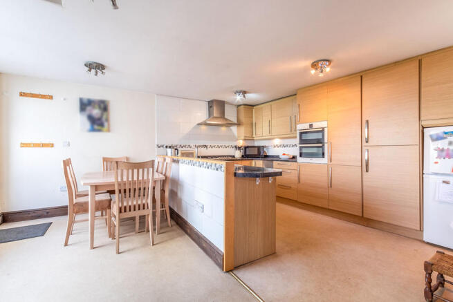 Kitchen / Dining Roo