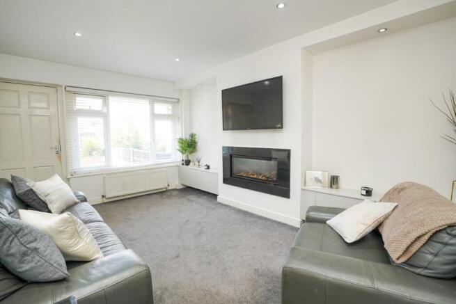 3 bed Semi-Detached for sale Image 5