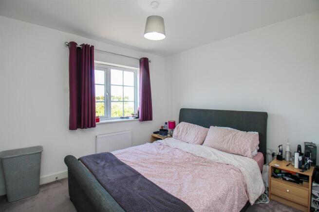 3 bed Semi-Detached for sale Image 6
