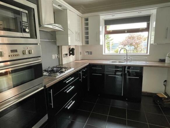 Kitchen.,.jpg