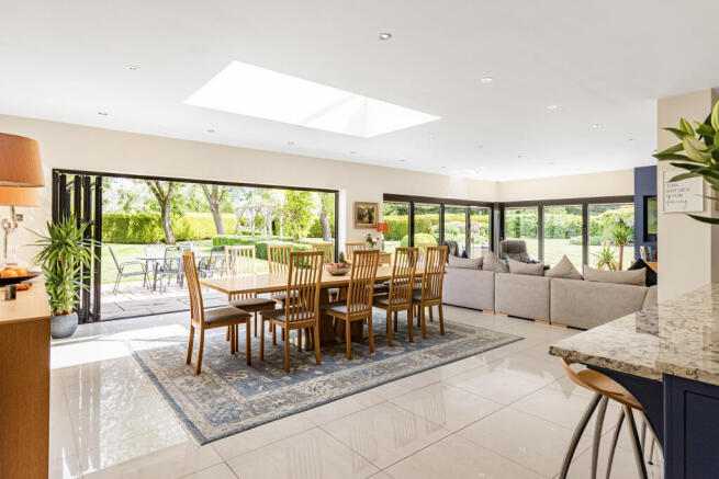 Kitchen/Dining