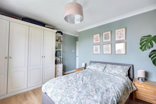 Bedroom 1_2.jpeg