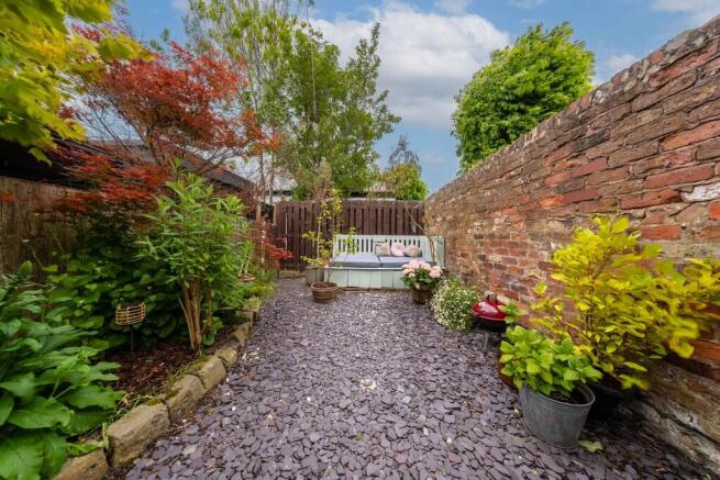 8 Spital Walk, Ch...