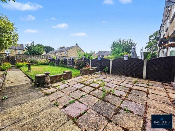 3 bed Town House for sale Image 11