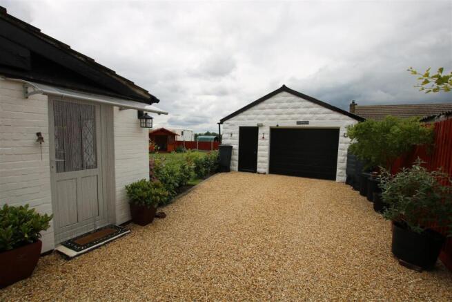 GARAGE/WORKSHOP