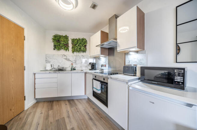 1410245-6-698f396...