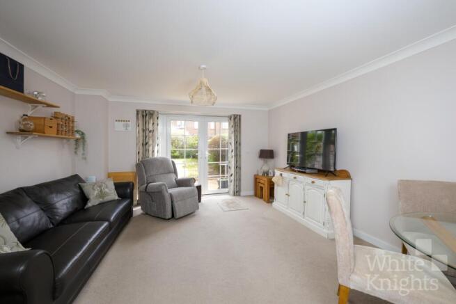 Addington Gardens, Woodley, Reading, Berkshire, RG5 3EW photo 4