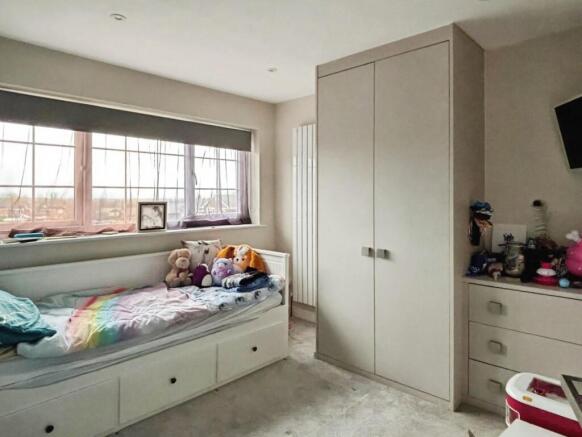 93 Kestrel bed 2 a.jpg