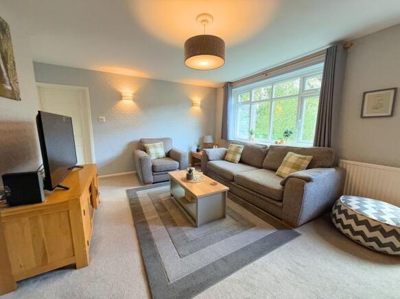Harboro Grove, Sale, M33 photo 4