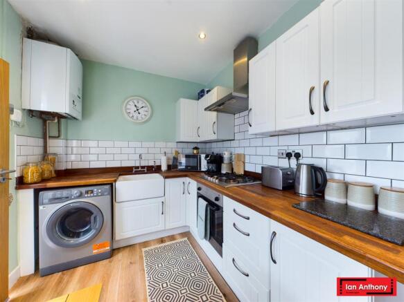 KITCHEN / DINER
