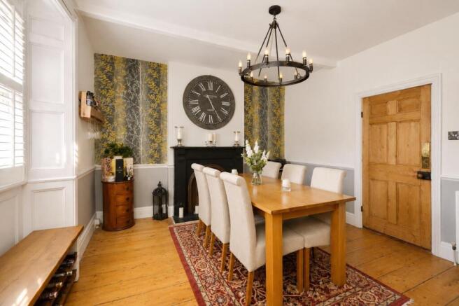 4 bed Detached for sale Image 8
