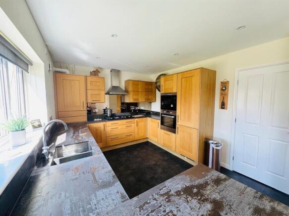 Kitchen Diner Living Area