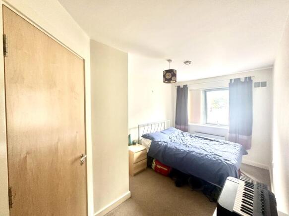 2 bed Flat for sale Image 11
