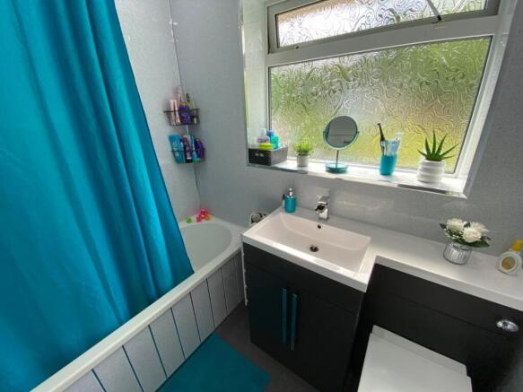 3 bed Semi-Detached for sale Image 12