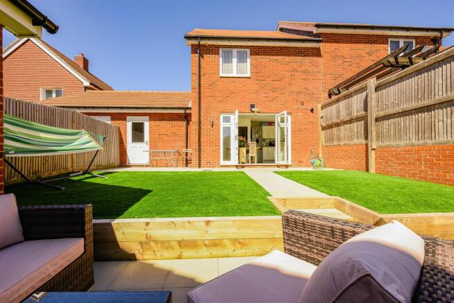 9 Wren Grove, Havant-Small-PorticoMarketing-SoldBy