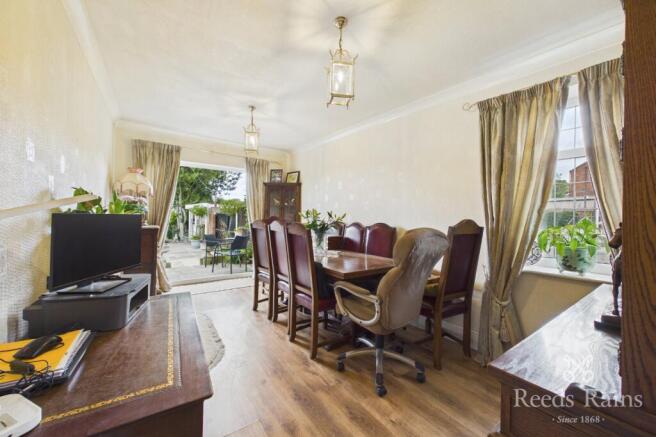 5 bed Detached for sale Image 7