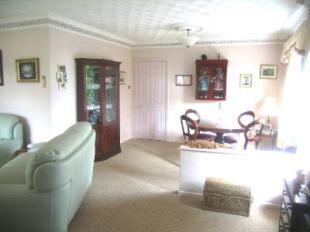 Lounge With Dining A