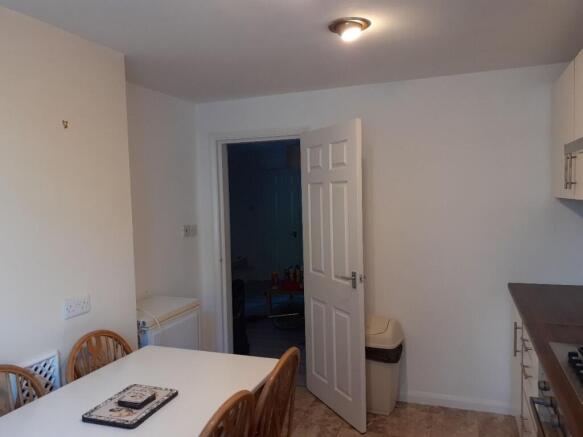 1 bed Apartment to rent Image 4