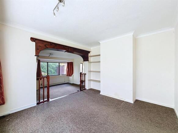 4 bed House for sale Image 6