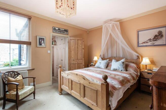 5 bed Terraced for sale Image 9