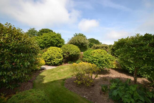 FRONT GARDENS