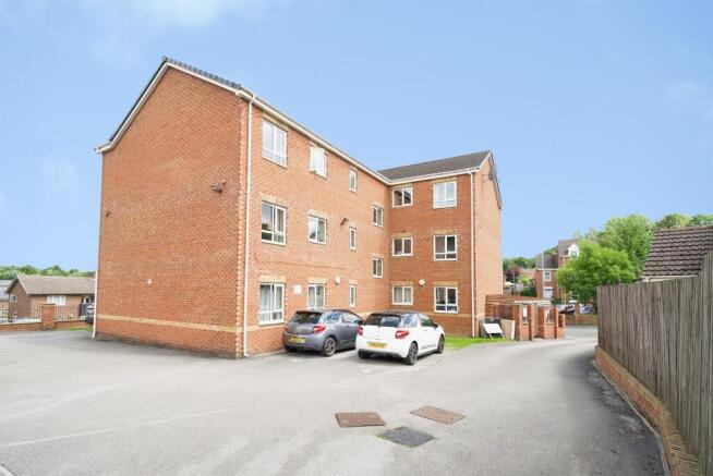 2 bed Apartment for sale Image 10