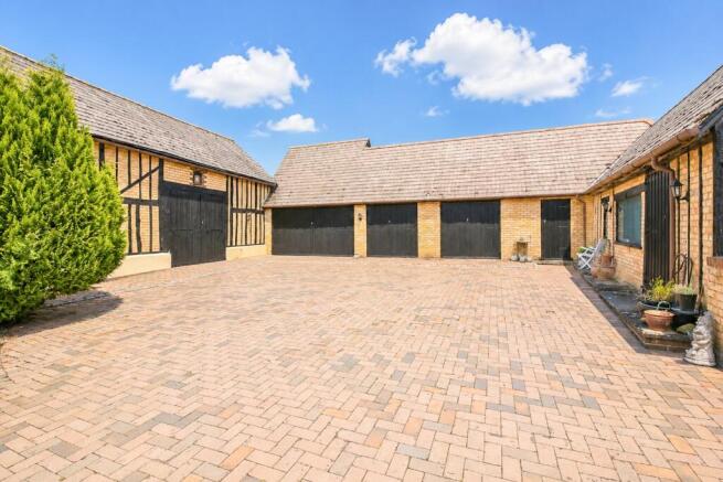 Clifton House Farm, Apsley End Road, Shillington, SG5 photo 4