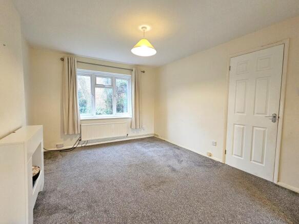 LOUNGE / DINING ROOM